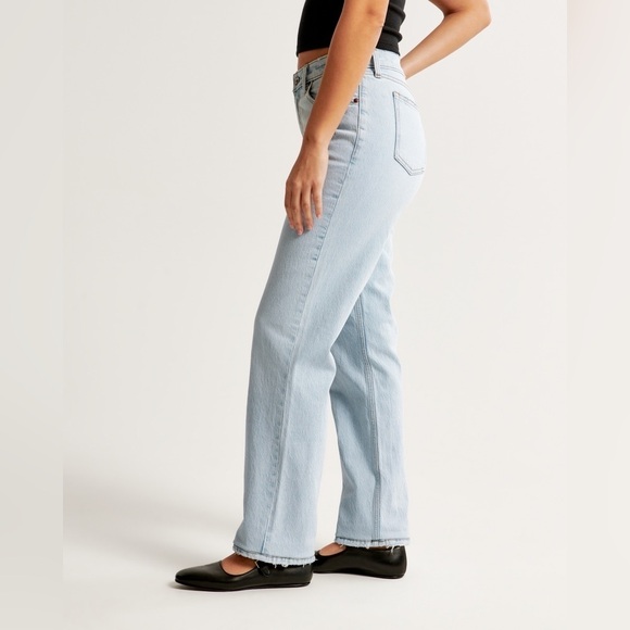 Abercrombie Low Rise 90s Straight Light Wash Blue Size 33/16R - Picture 5 of 15